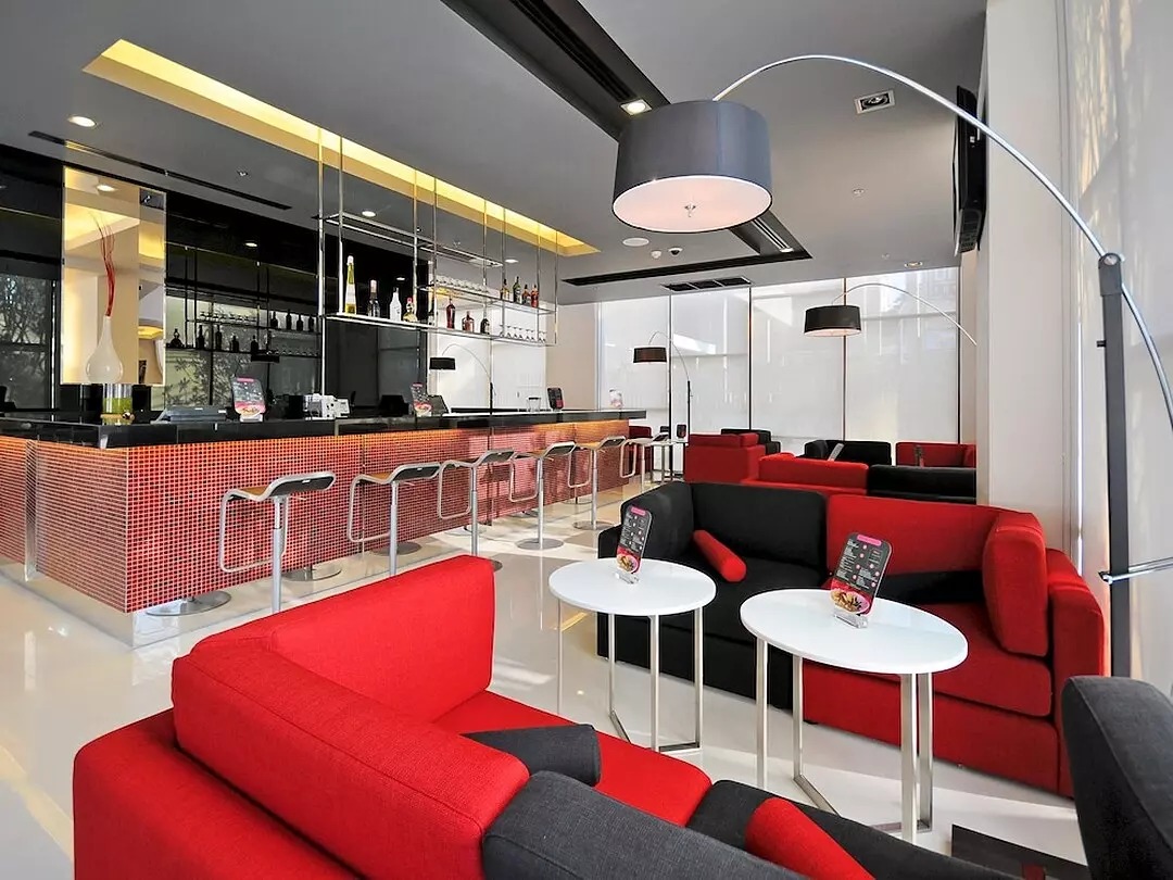 هتل بیس ستورن